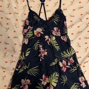 super cute vintage hollister tank!!!! in amazing condition!!!